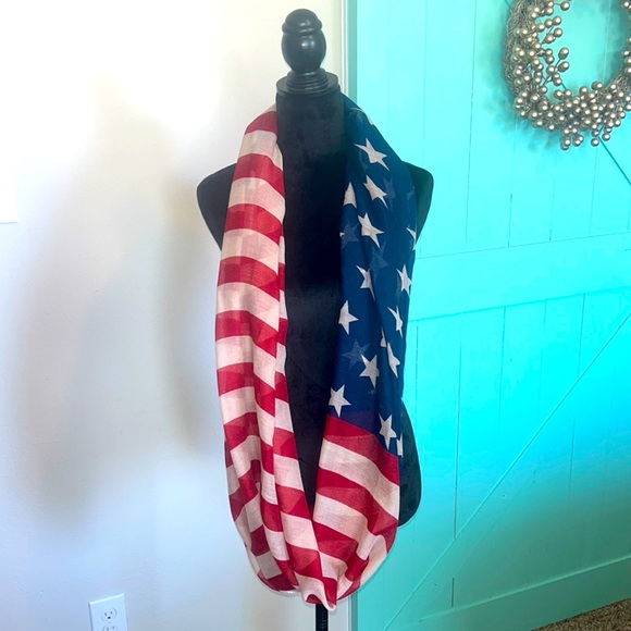 USA Infinity Scarf - Picture 1 of 3
